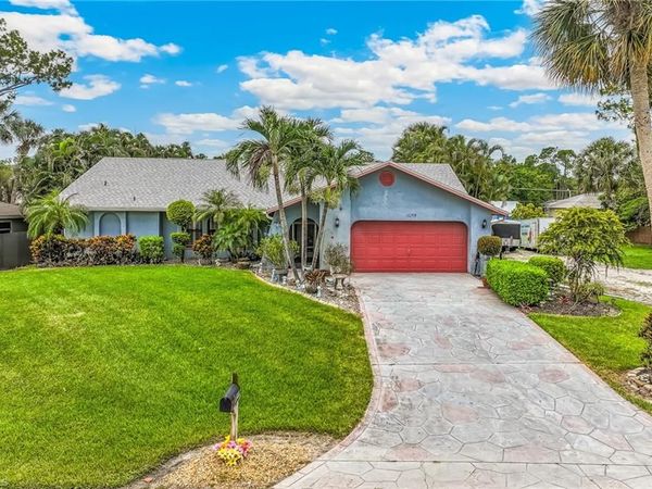 10099 Tropical DR, BONITA SPRINGS, FL 34135