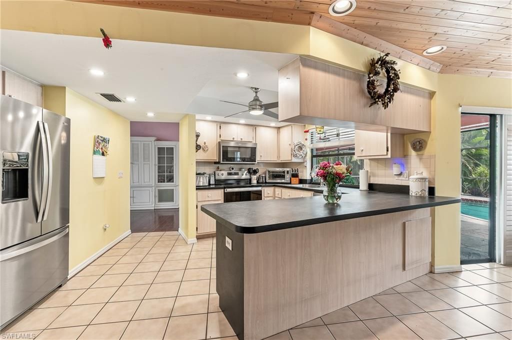 10099 Tropical Dr, Bonita Springs, FL 34135 Photo