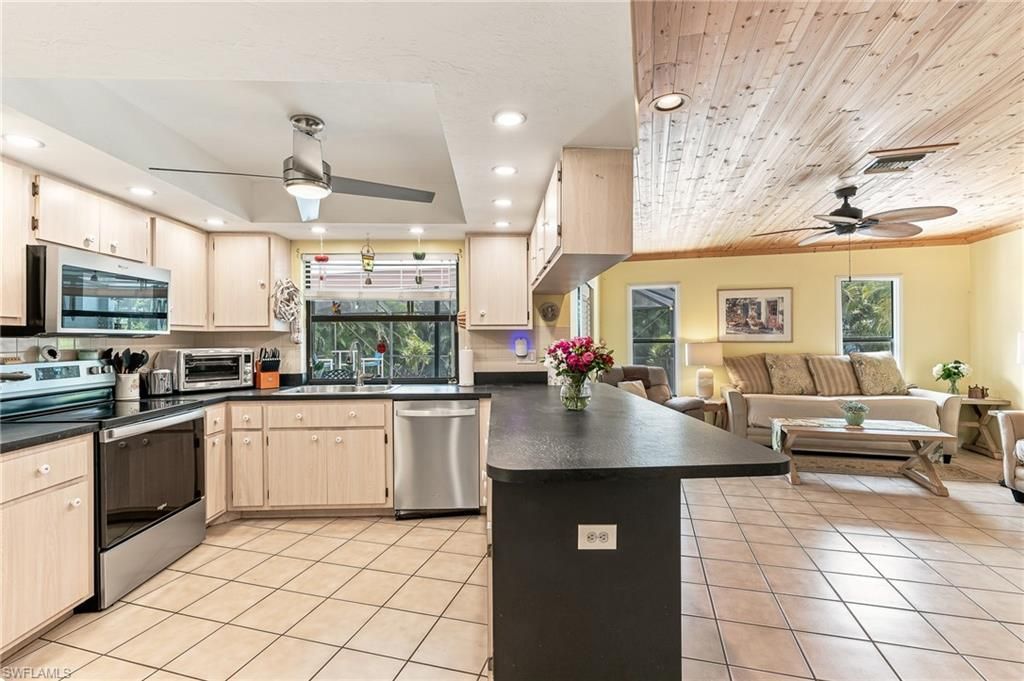 10099 Tropical Dr, Bonita Springs, FL 34135 Photo