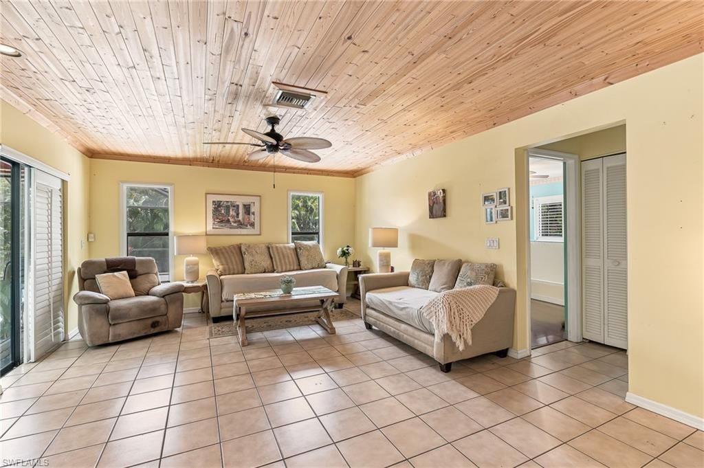 10099 Tropical Dr, Bonita Springs, FL 34135 Photo