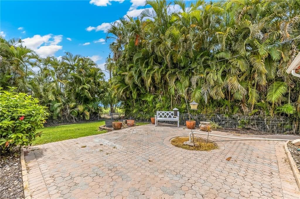 10099 Tropical Dr, Bonita Springs, FL 34135 Photo