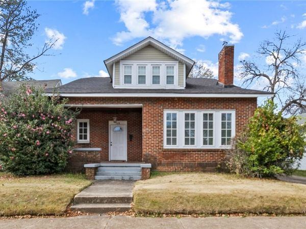 1018 16th Avenue, Tuscaloosa, AL 35401