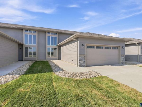 3917 E Iron Bridge Pl, Sioux Falls, SD 57108