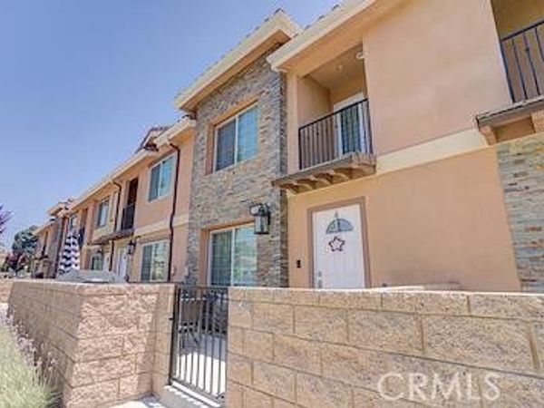16408 Valencia , Fontana, CA 92335