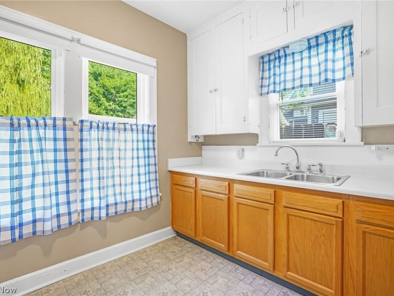 909 Brown Avenue NW, Canton, OH 44703 Photo 12