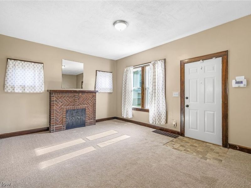 909 Brown Avenue NW, Canton, OH 44703 Photo 5