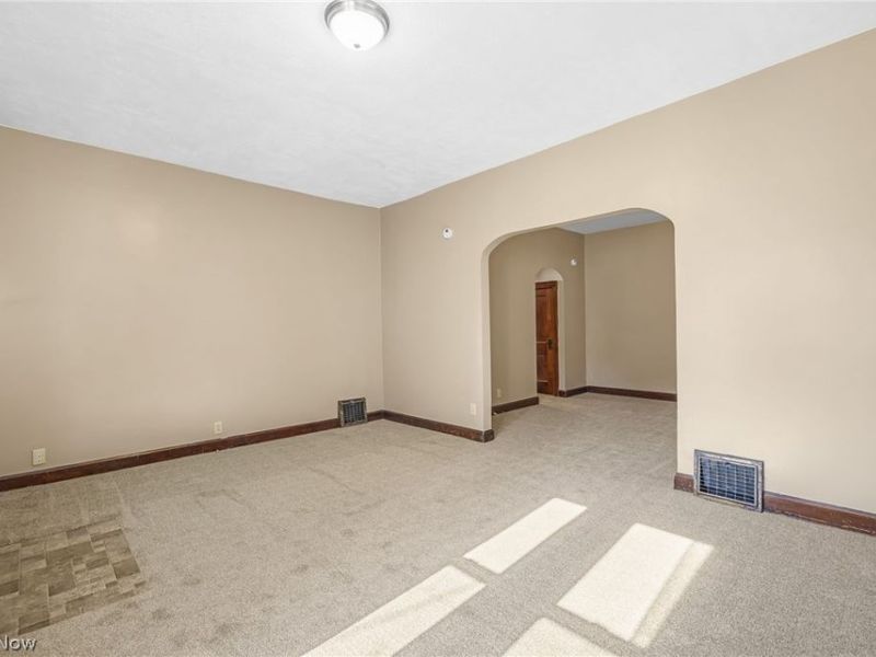 909 Brown Avenue NW, Canton, OH 44703 Photo 7