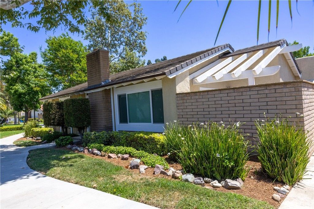1907 W Wakeham Place, Santa Ana, CA 92704 Main Photo