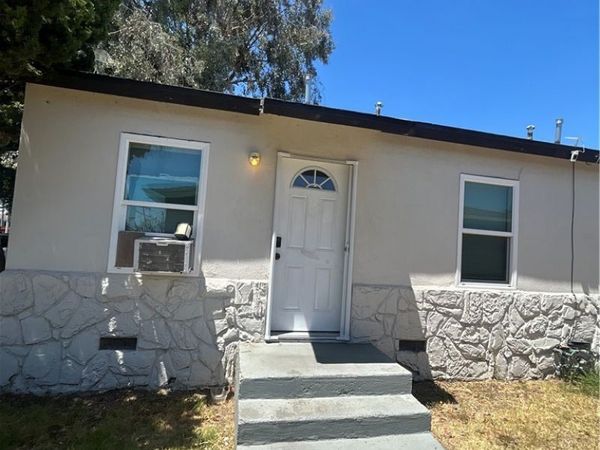 932 McDonald Avenue , Wilmington, CA 90744