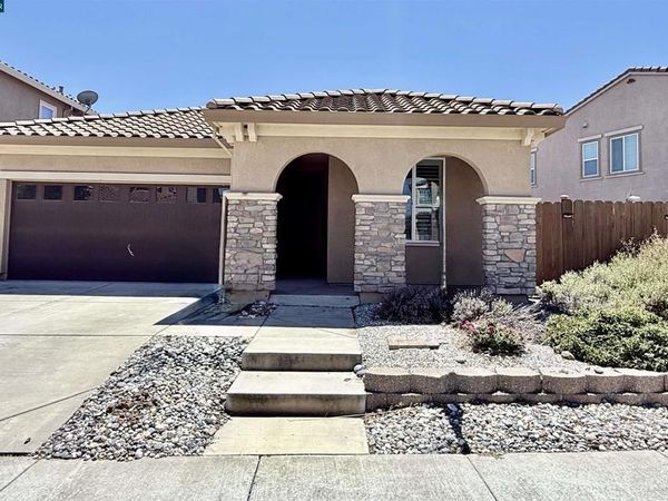 373 Anchorage Dr , Vacaville, CA 95687