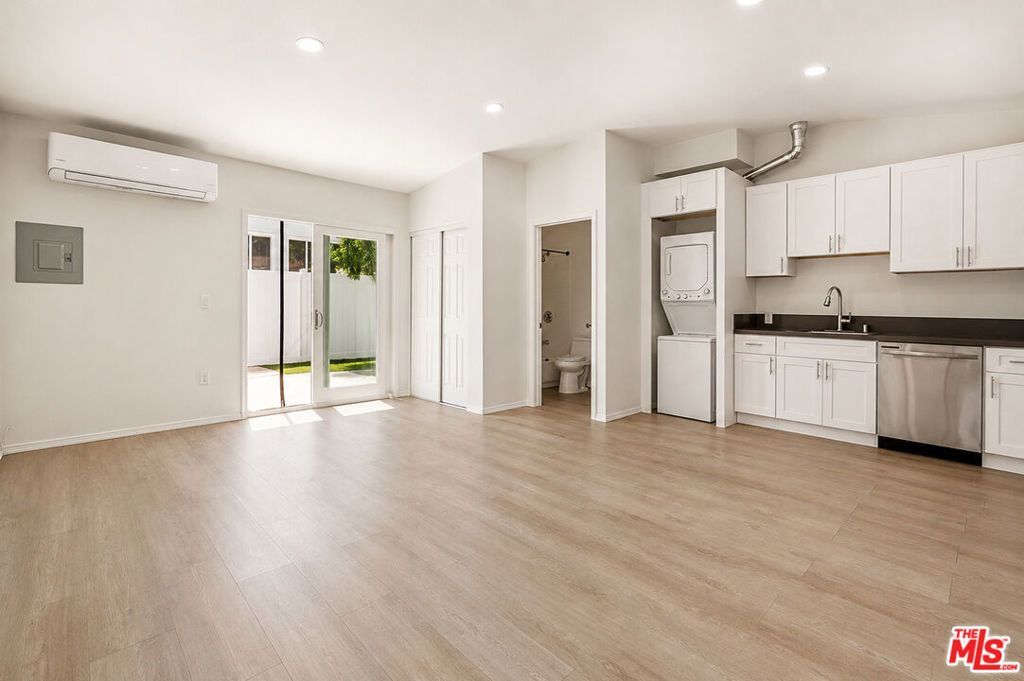 6031 Fallbrook Avenue , Woodland Hills, CA 91367 Main Photo