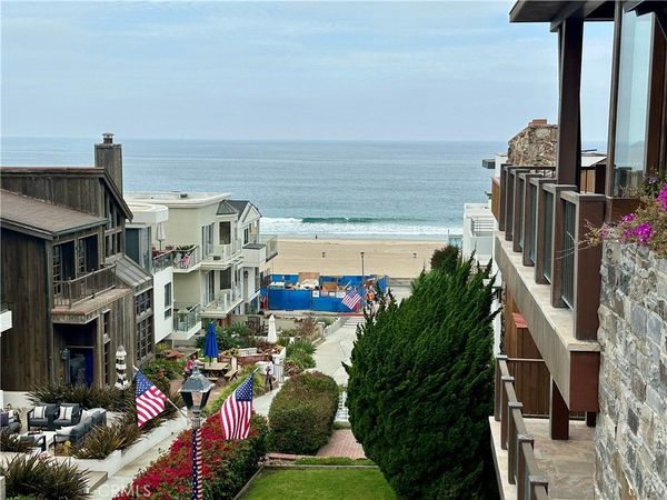 205 18th Street , Manhattan Beach, CA 90266