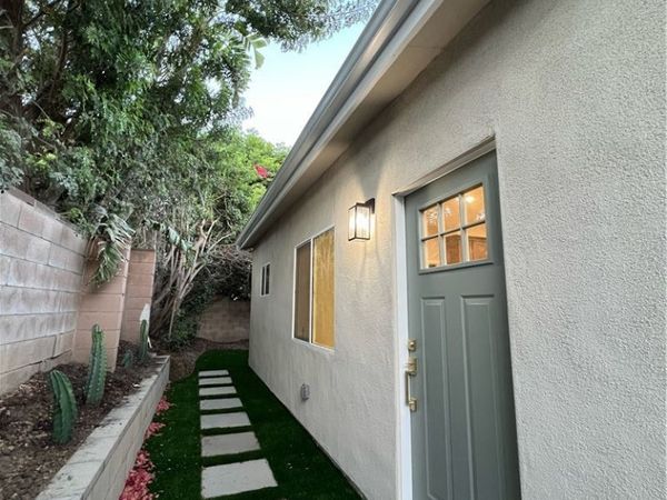 10904 N Darby Avenue , Porter Ranch, CA 91326