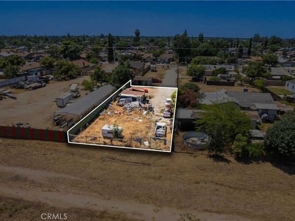 1 N Bridge Street , Visalia, CA 93291