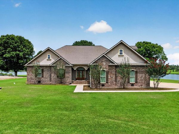 6 Lunker Ln., Poplarville, MS 39470
