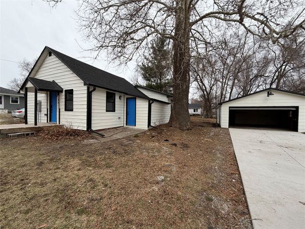 30 Elm Street, Carlisle, IA 50047