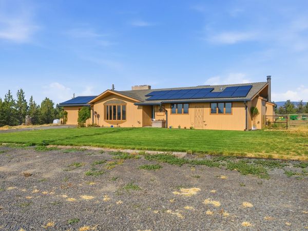 105 SE Barber Road, Madras, OR 97741