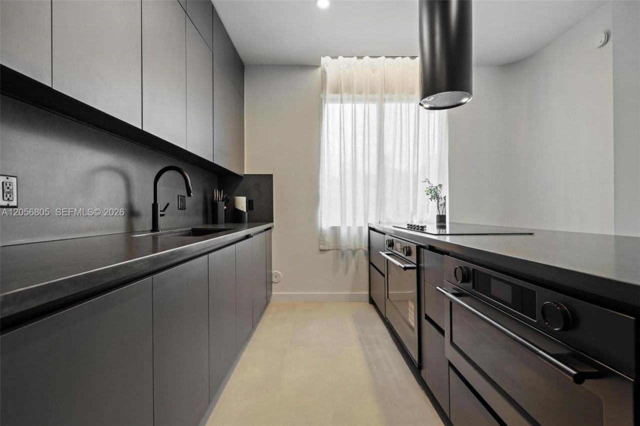 984 SW 10th St , Unit 1, Miami, FL 33130 Photo