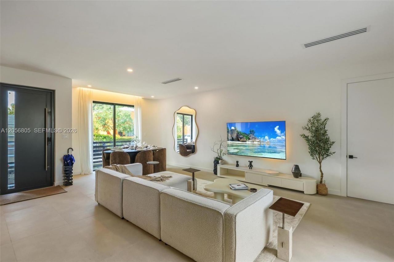 984 SW 10th St , Unit 1, Miami, FL 33130 Photo