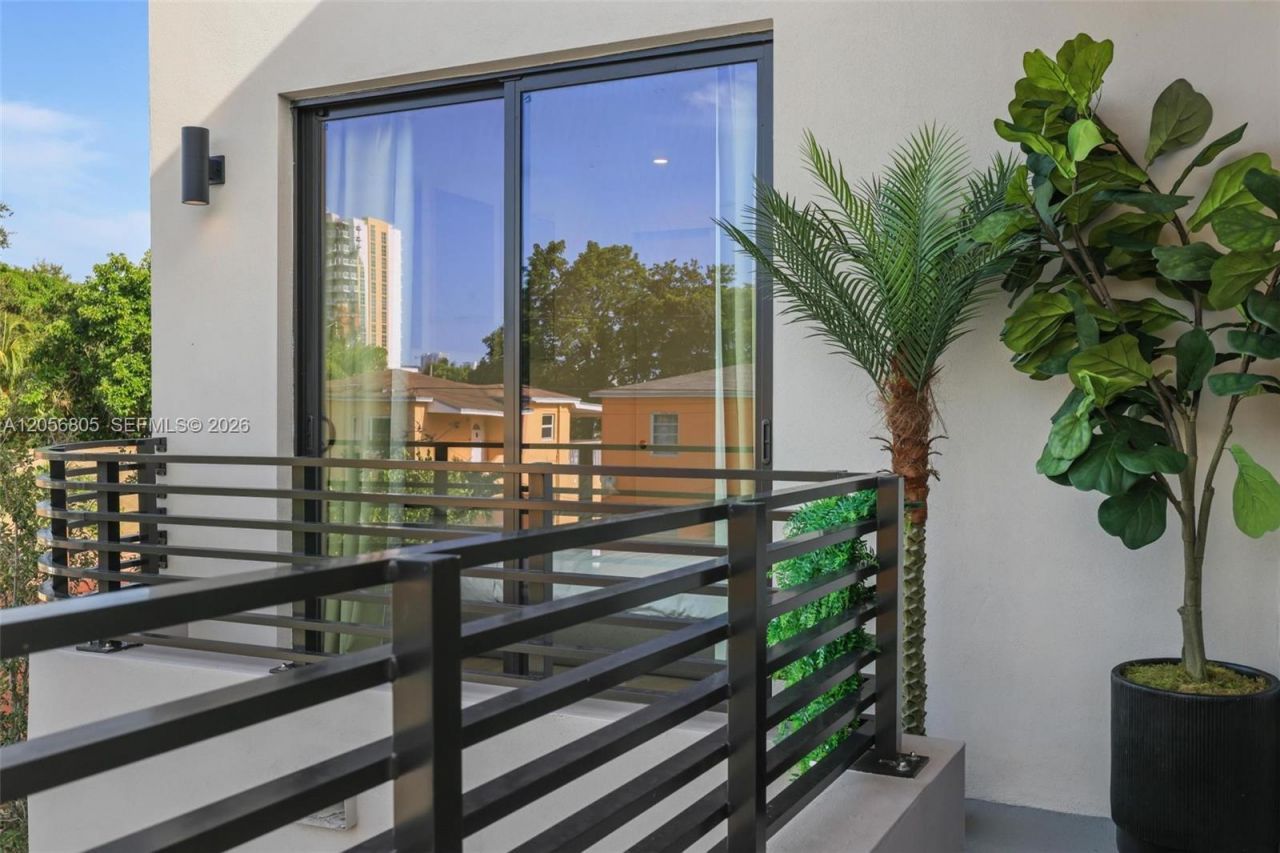 984 SW 10th St , Unit 1, Miami, FL 33130 Photo