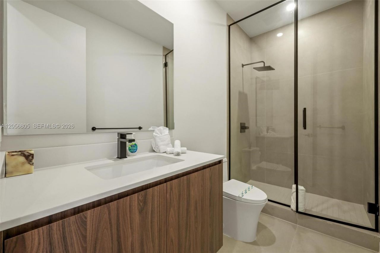 984 SW 10th St , Unit 1, Miami, FL 33130 Photo