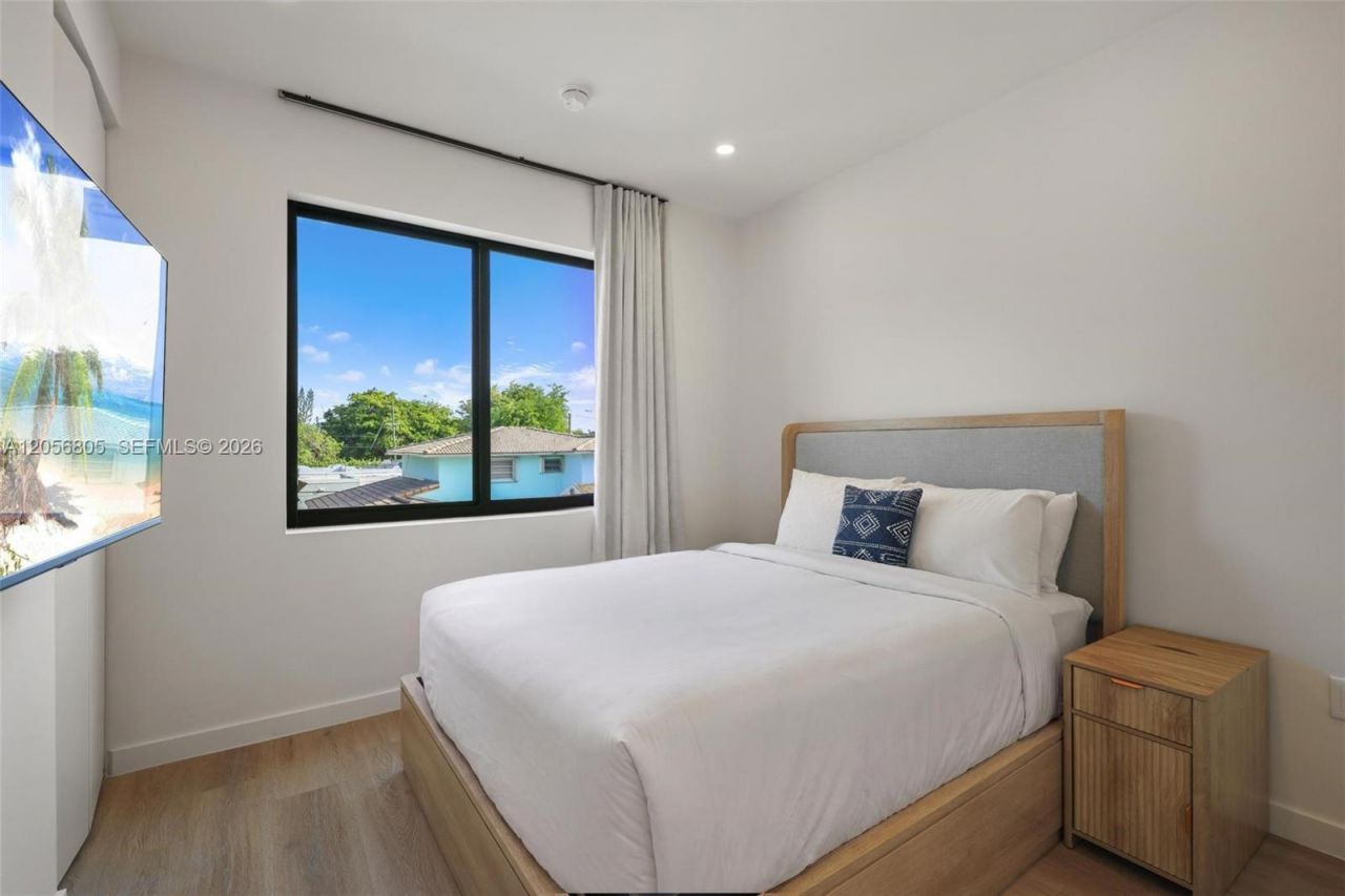 984 SW 10th St , Unit 1, Miami, FL 33130 Photo