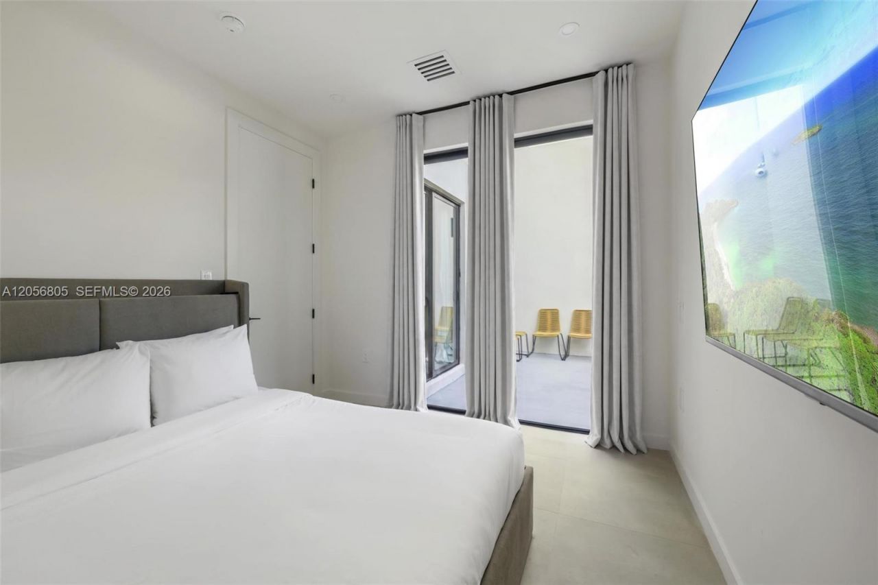 984 SW 10th St , Unit 1, Miami, FL 33130 Photo