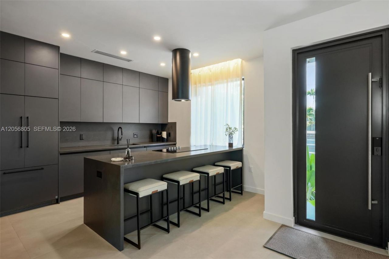 984 SW 10th St , Unit 1, Miami, FL 33130 Photo