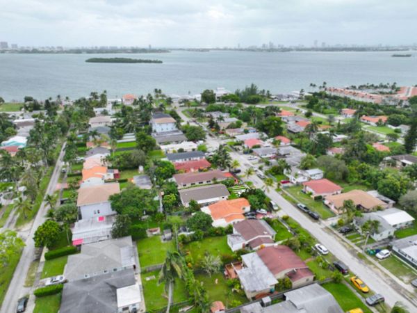 1561 NE 109TH Street, Miami, FL 33161