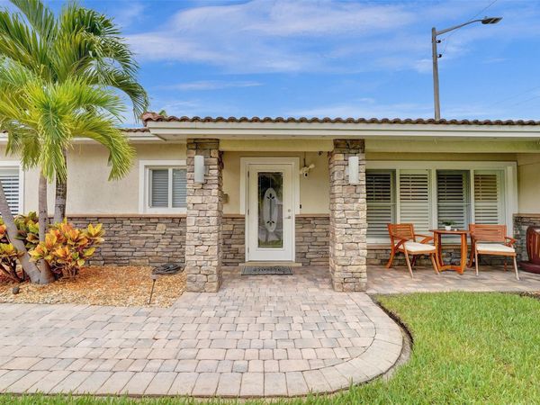 1245 NE 17TH Way, Fort Lauderdale, FL 33304