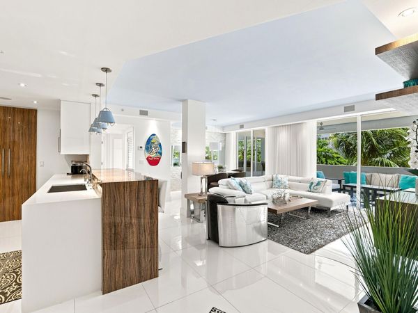 17100 N BAY Road, Unit 1401, Sunny Isles Beach, FL 33160