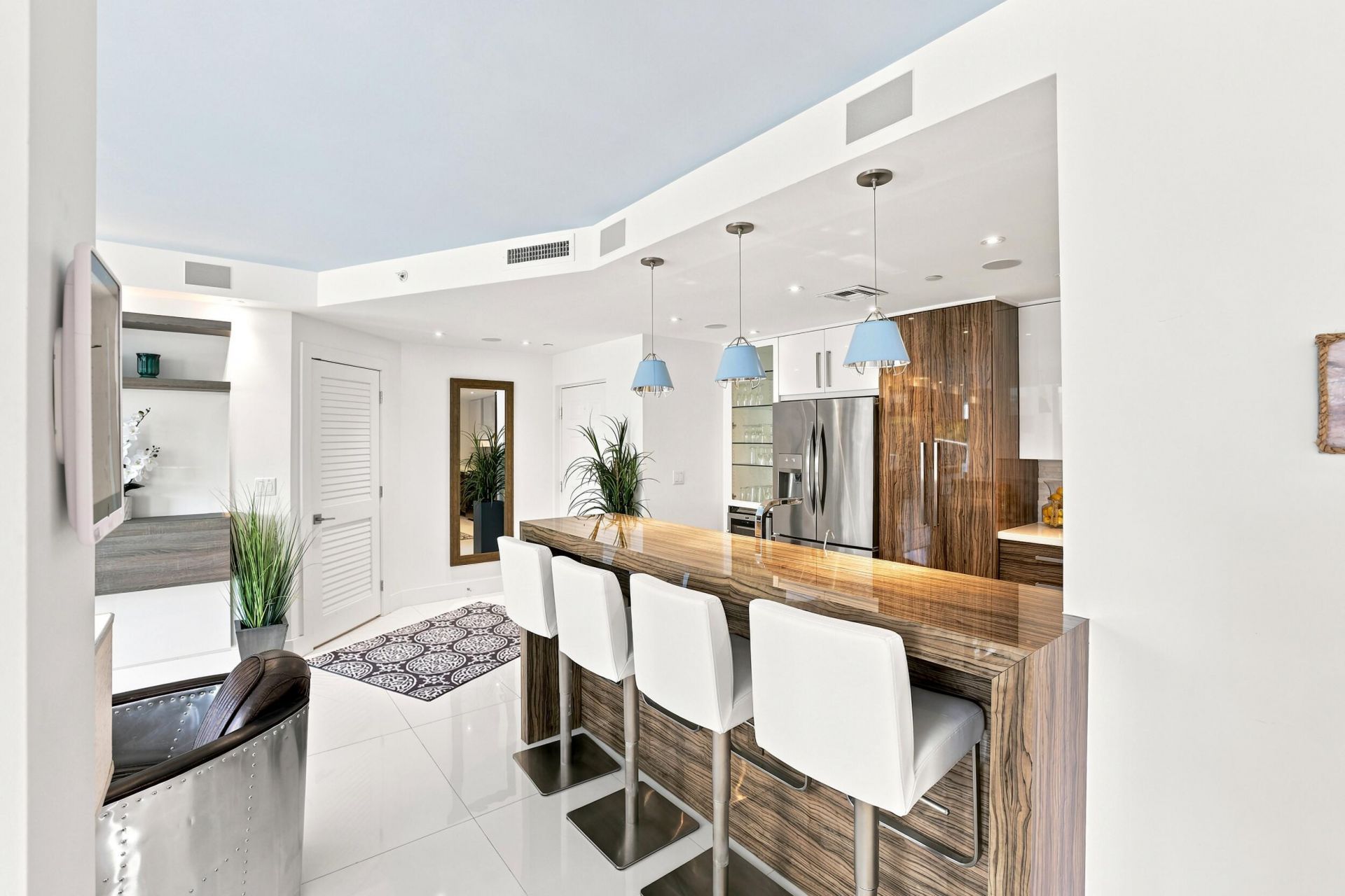 17100 N Bay Road, Unit 1401, Sunny Isles Beach, FL 33160 Photo