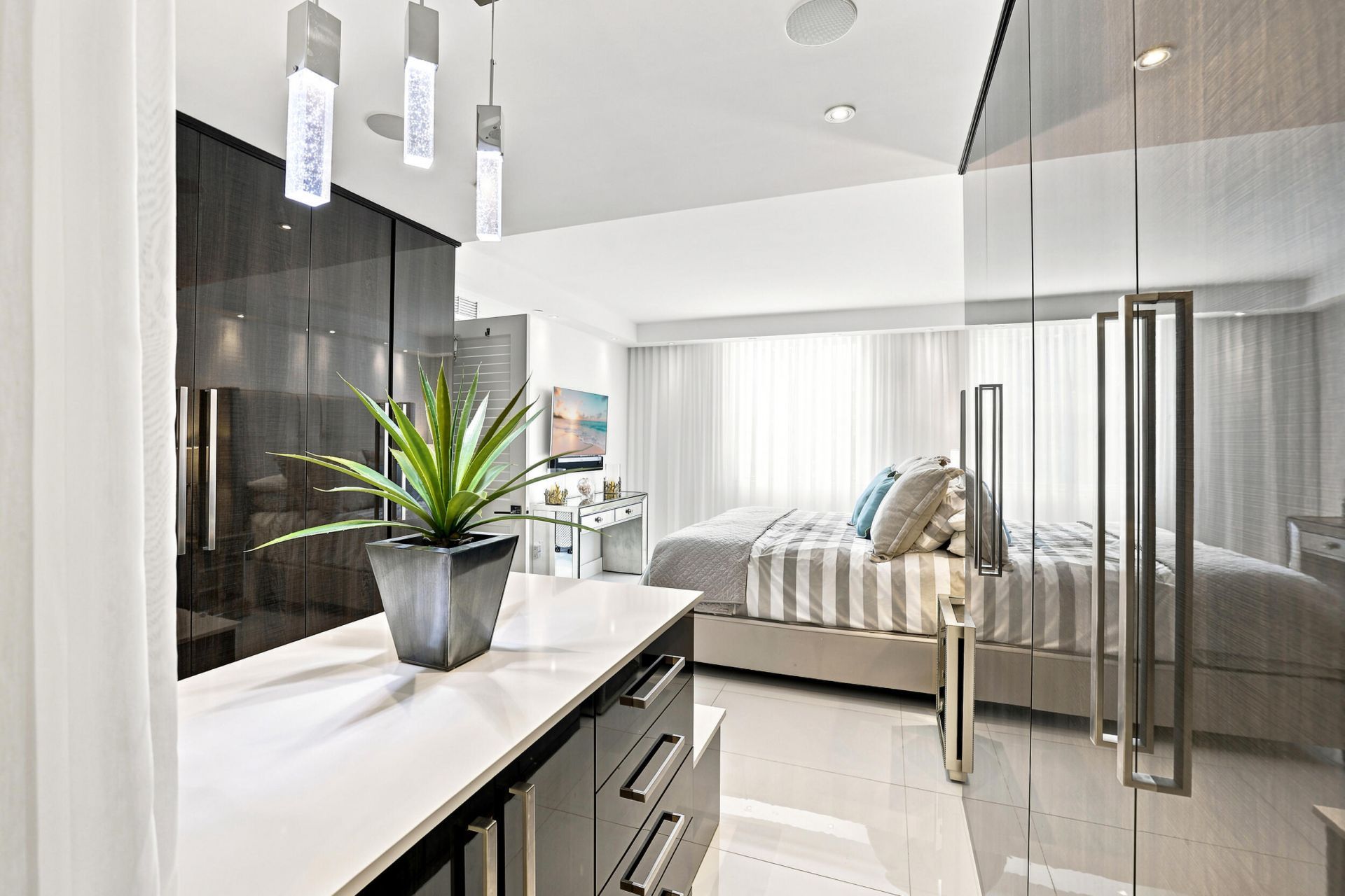 17100 N Bay Road, Unit 1401, Sunny Isles Beach, FL 33160 Photo