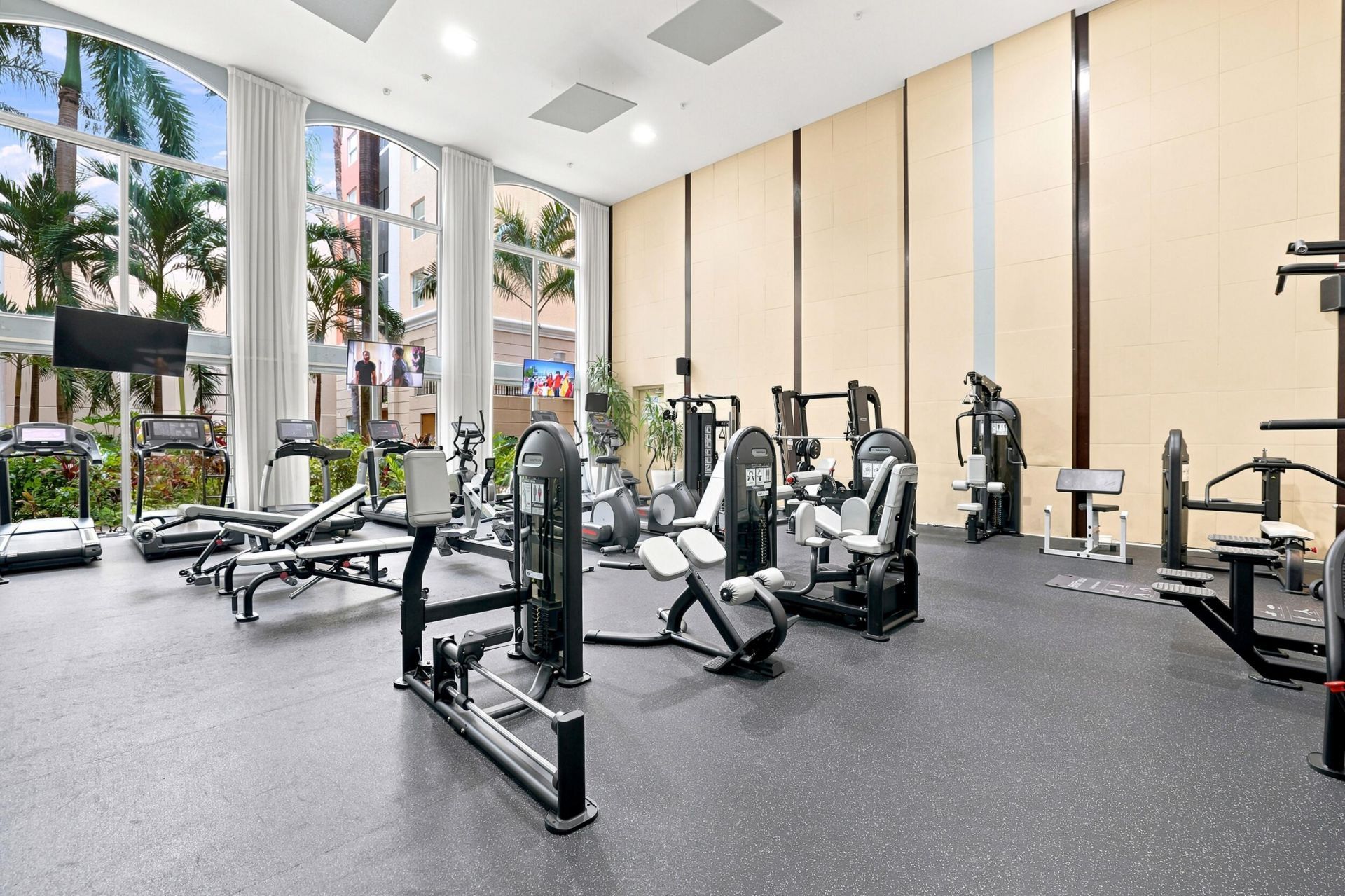 17100 N Bay Road, Unit 1401, Sunny Isles Beach, FL 33160 Photo