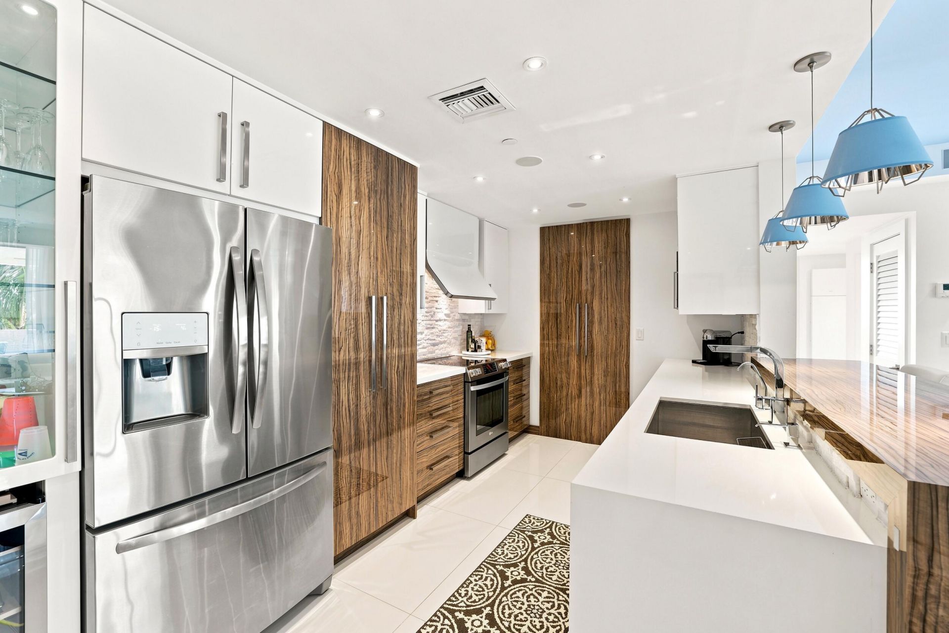 17100 N Bay Road, Unit 1401, Sunny Isles Beach, FL 33160 Photo