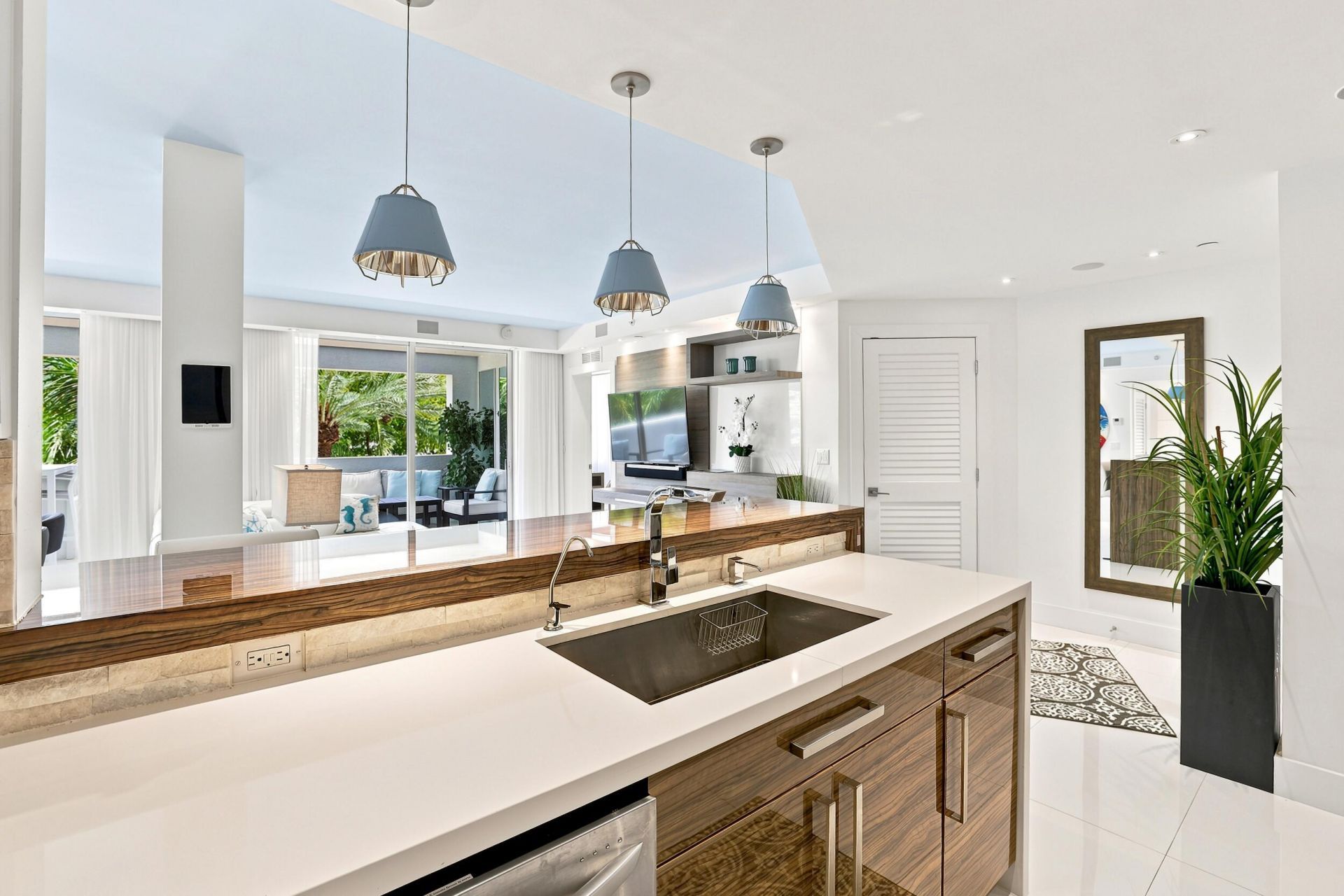 17100 N Bay Road, Unit 1401, Sunny Isles Beach, FL 33160 Photo