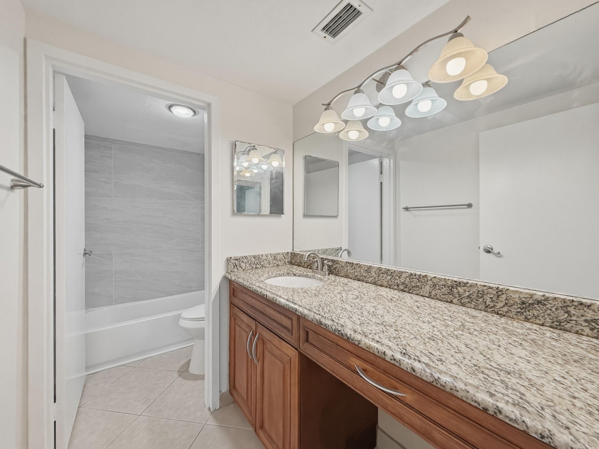 8437 Forest Hills Drive, Unit 207, Coral Springs, FL 33065 Photo