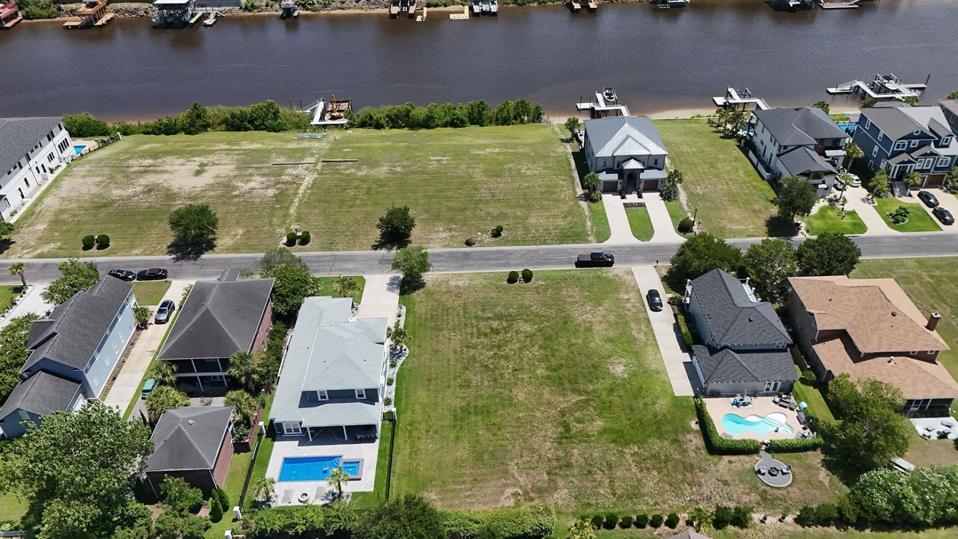 871 Waterton Ave.  Photo 4