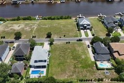 871 Waterton Ave.  photo 4