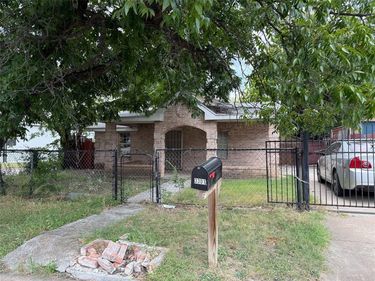 3301 S Main Street, Fort Worth, TX 76110