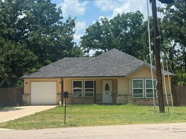 301 Indian Oaks Trail , West Tawakoni, TX 75474