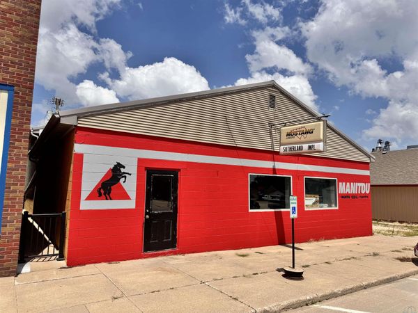 106 W 2nd St, Sutherland, IA 51058
