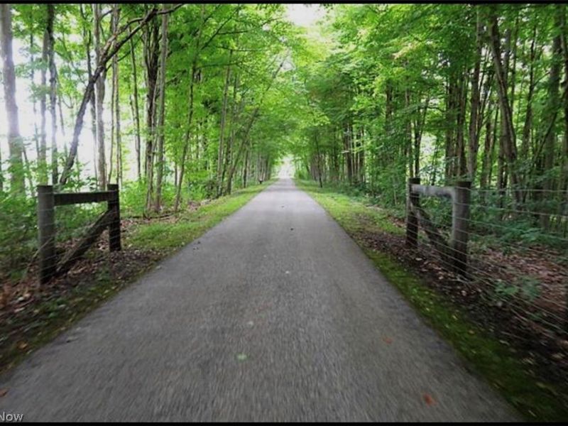 649-651 Wren Circle, Roaming Shores, OH 44084 Photo 6