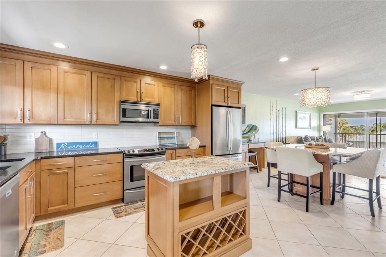 2100 N Peninsula Avenue , Unit 305, New Smyrna Beach, FL 32169 Photo