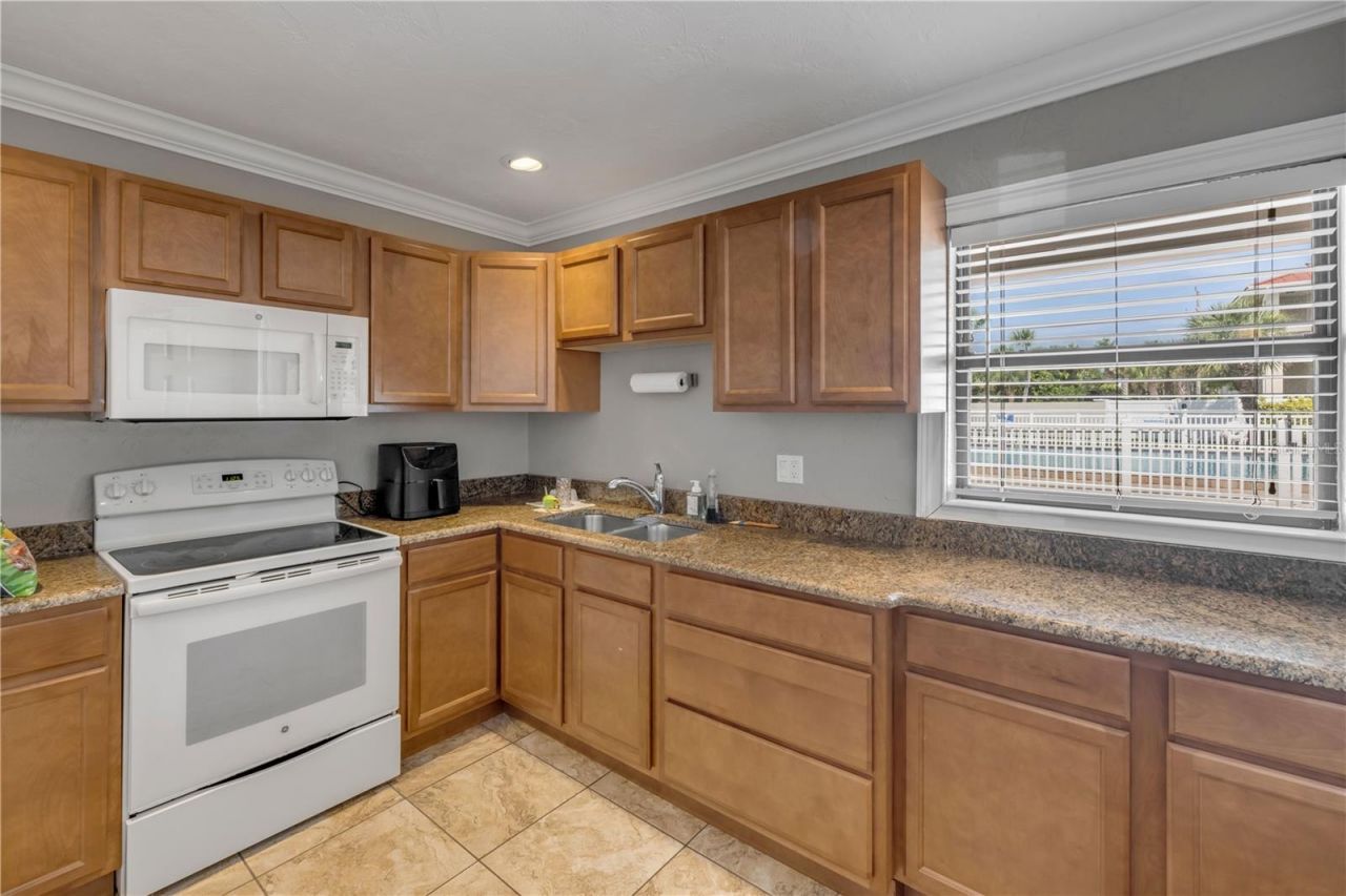 2100 N Peninsula Avenue , Unit 305, New Smyrna Beach, FL 32169 Photo