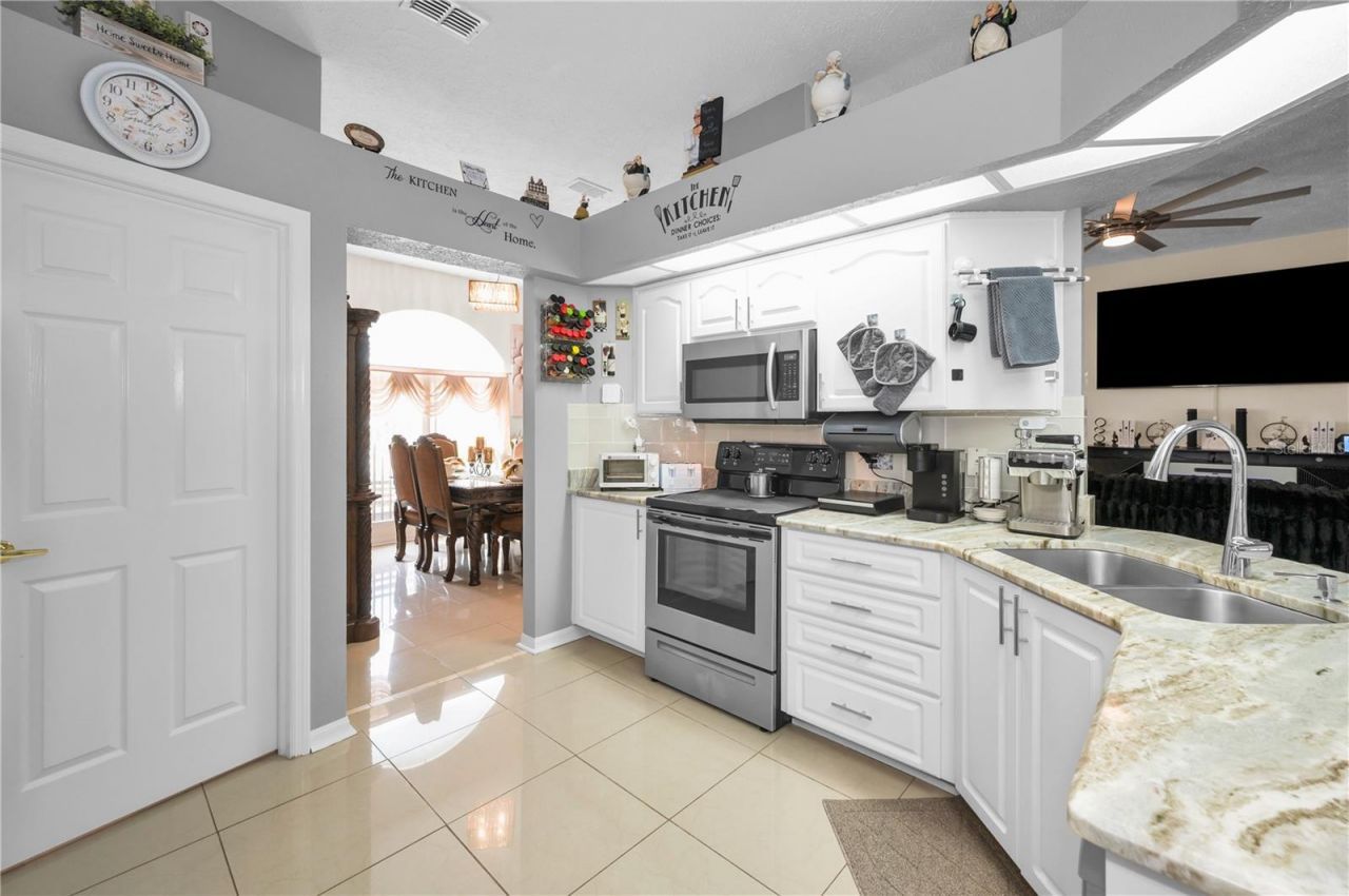 7951 Roundelay Drive, New Port Richey, FL 34654 Photo