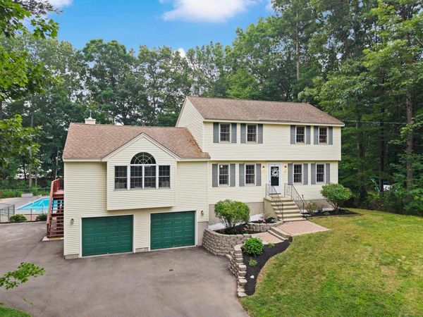 21 Kristin Drive, Derry, NH 03038