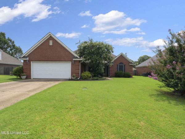 7712 Alexanders Crossing Drive, Olive Branch, MS 38654
