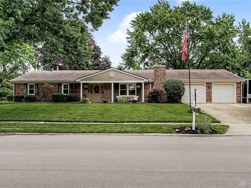 1250 Kentshire Drive, Dayton, OH 45459 Photo 2