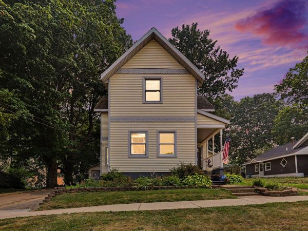 42 E Waterloo Street NW, Casnovia, MI 49318